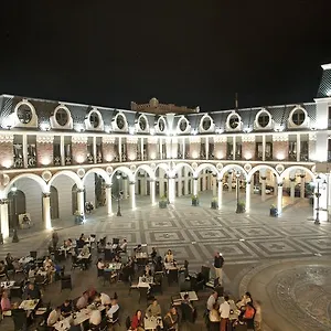 Otel Piazza Four Colours, Batum